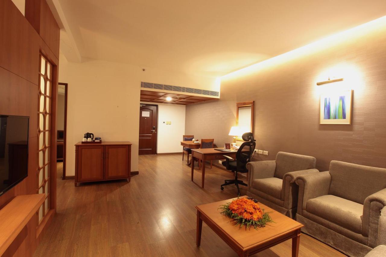 Hotel Monsoon Empress Kochi Exterior foto